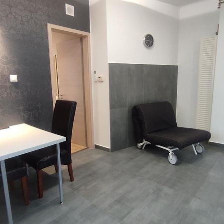 Belvarosi Apartman Pécs Exteriör bild