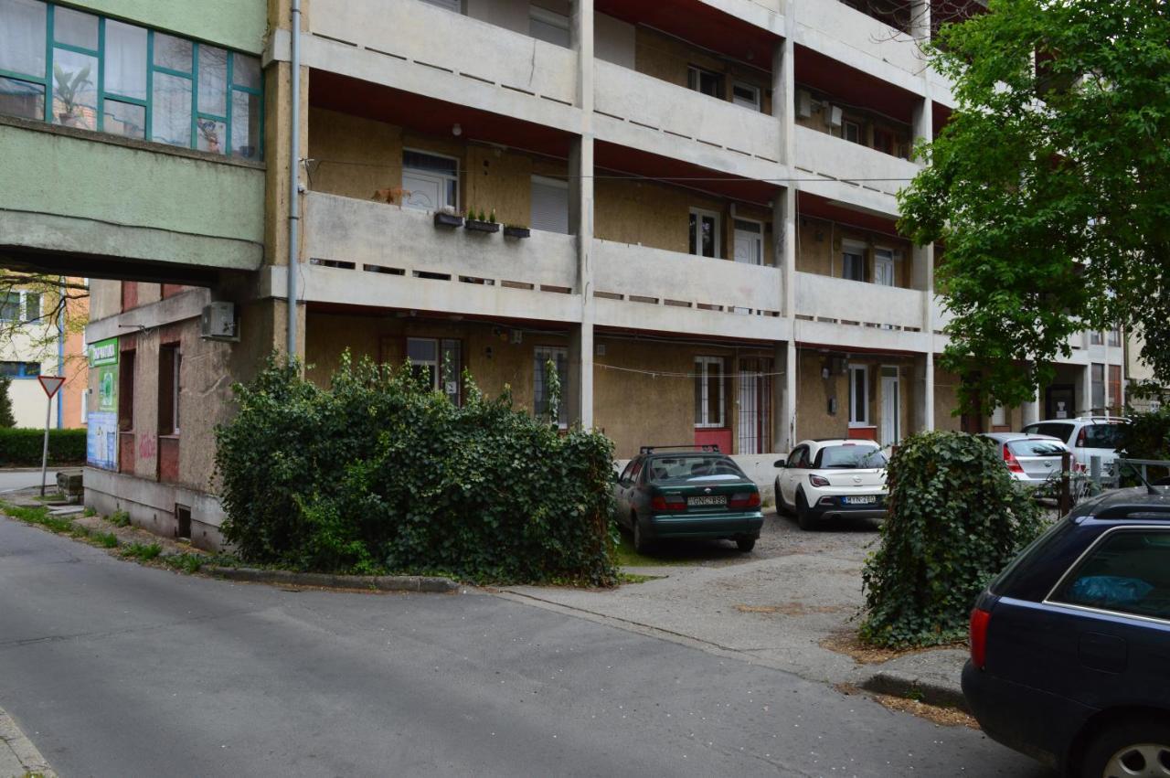 Belvarosi Apartman Pécs Exteriör bild