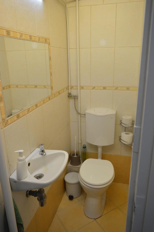 Belvarosi Apartman Pécs Exteriör bild