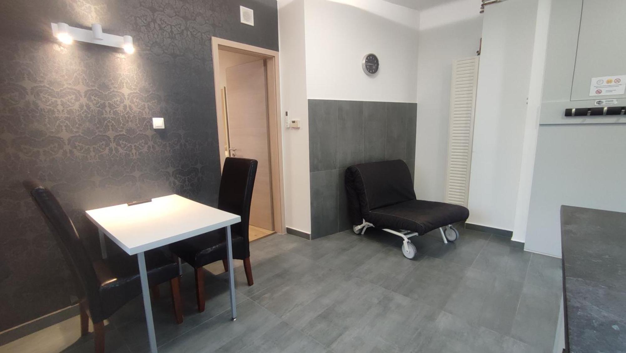 Belvarosi Apartman Pécs Exteriör bild
